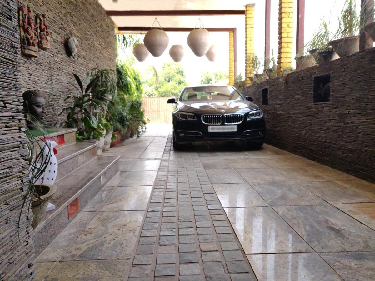 Aakritii Hotels Gurgaon Exterior photo