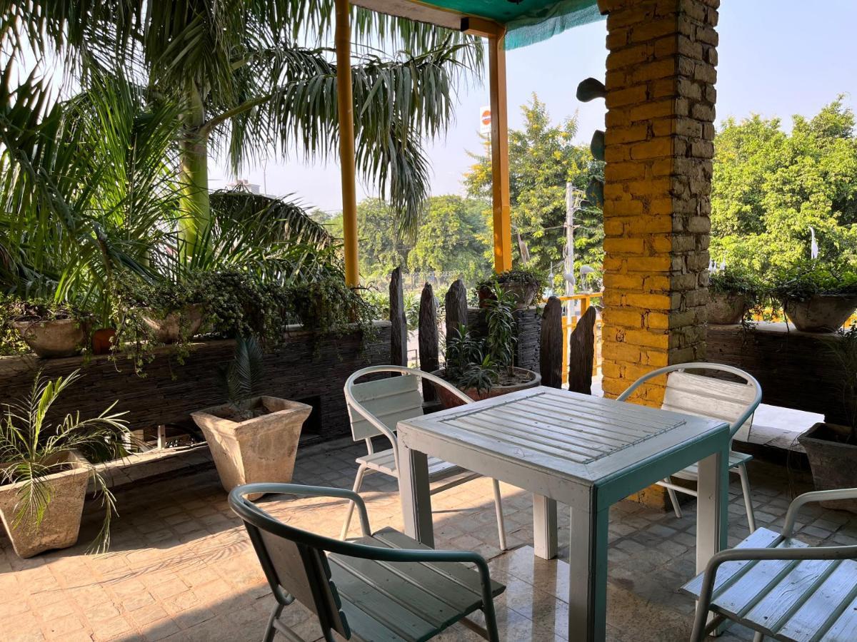 Aakritii Hotels Gurgaon Exterior photo