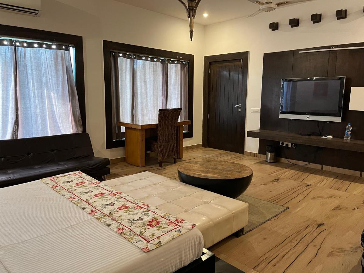 Aakritii Hotels Gurgaon Exterior photo